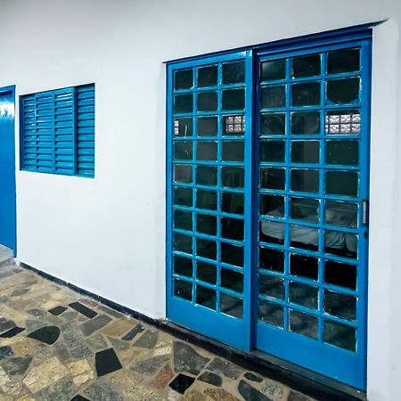 فندق Pousada Roosevelt Quarto 04 - Pousada Central Prox Rodoviaria E Dist Industrial Uberlândia المظهر الخارجي الصورة